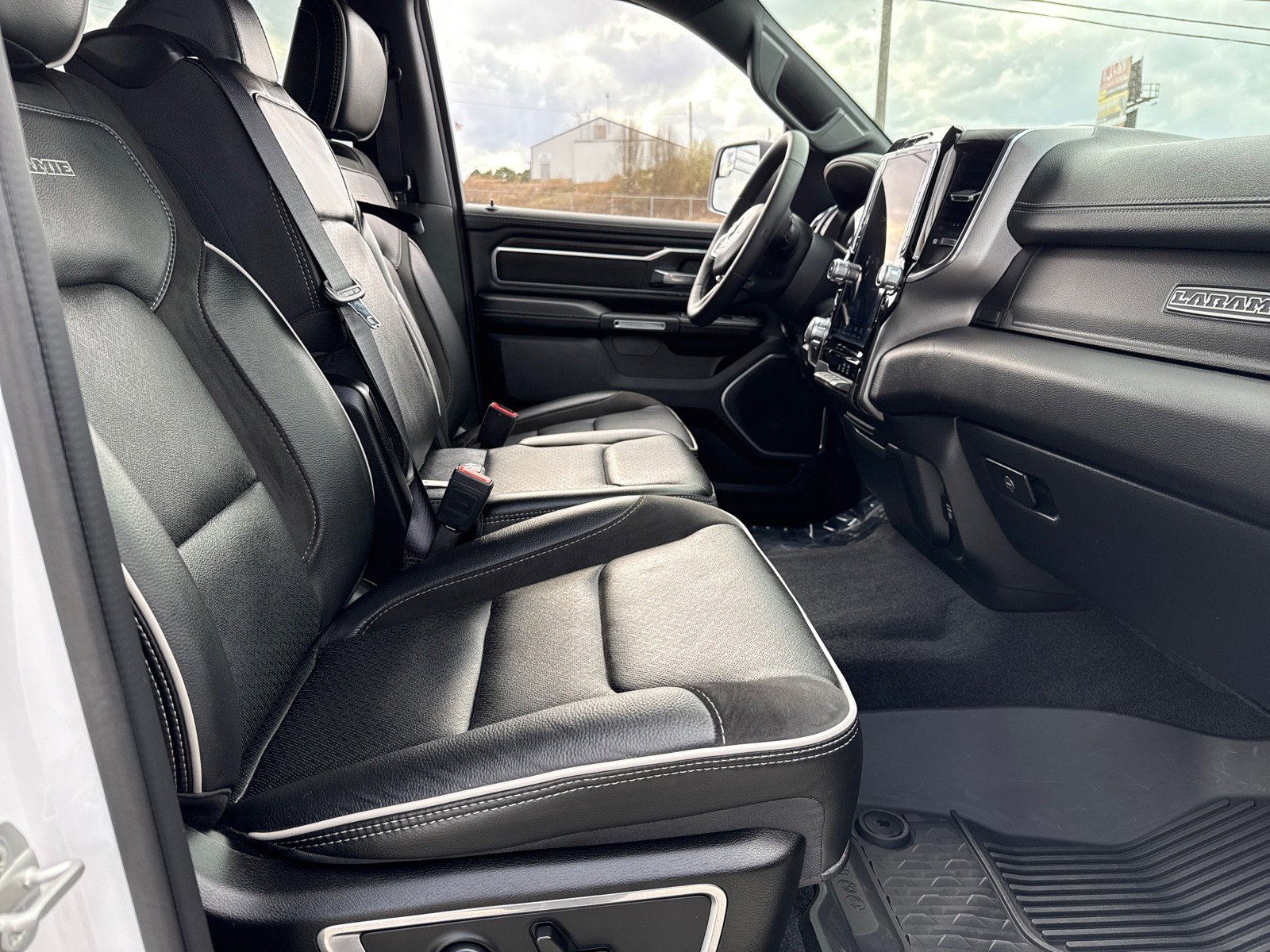 Used 2025 RAM 1500 Laramie w/ Bed Utility Group image 17