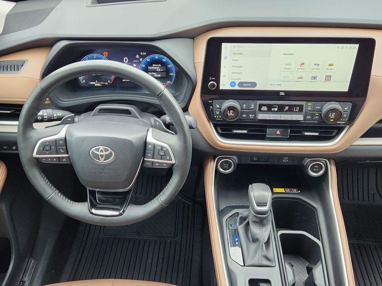 Used 2025 Toyota Grand Highlander AWD image 31