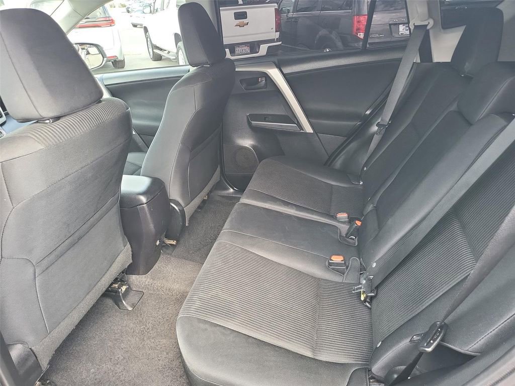 Used 2016 Toyota RAV4 LE image 14