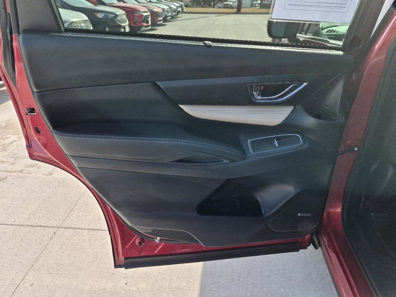 Used 2022 Subaru Ascent Limited w/ Technology Package image 12