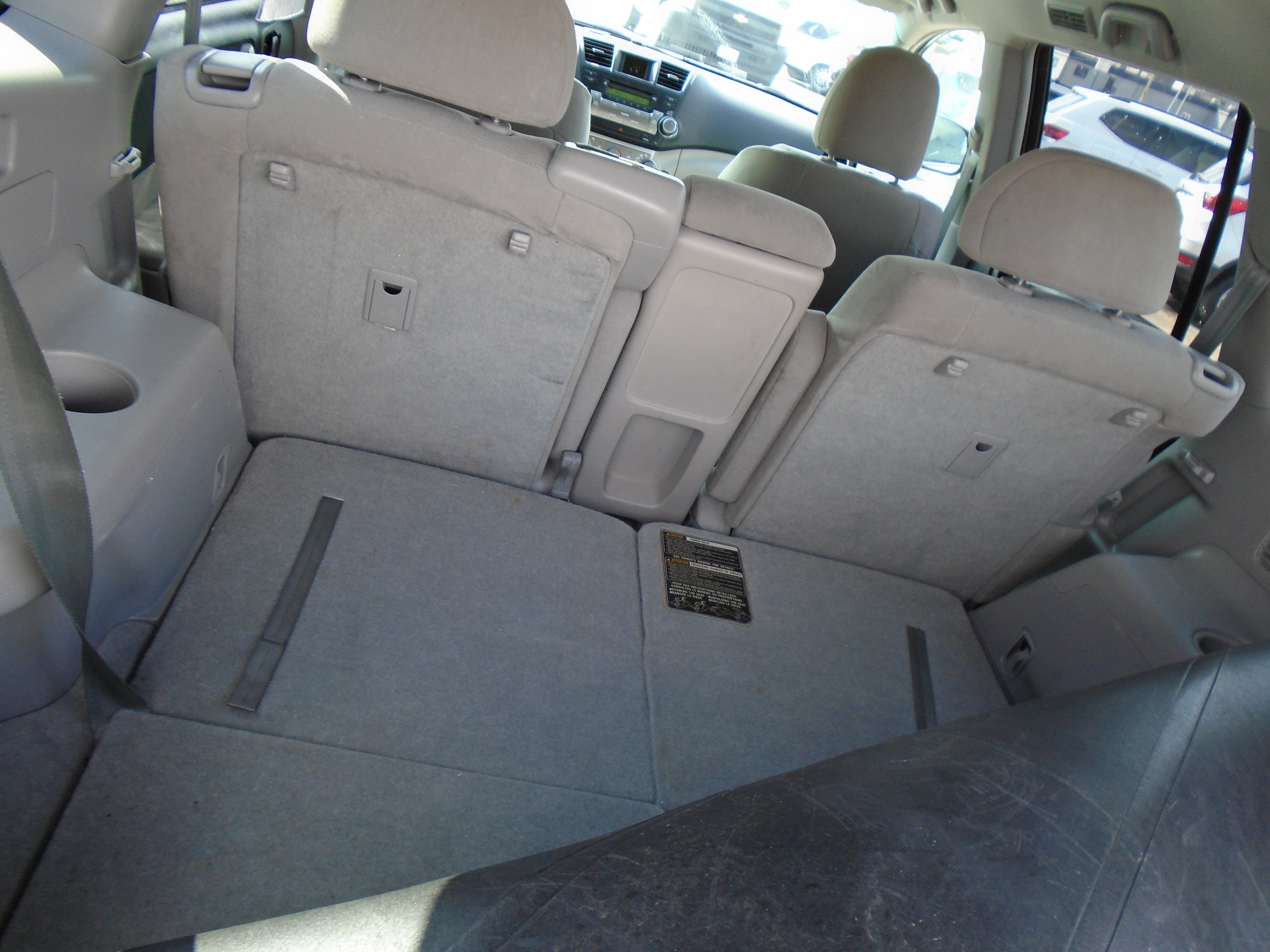 Used 2012 Toyota Highlander FWD w/ Cold Weather Pkg image 9