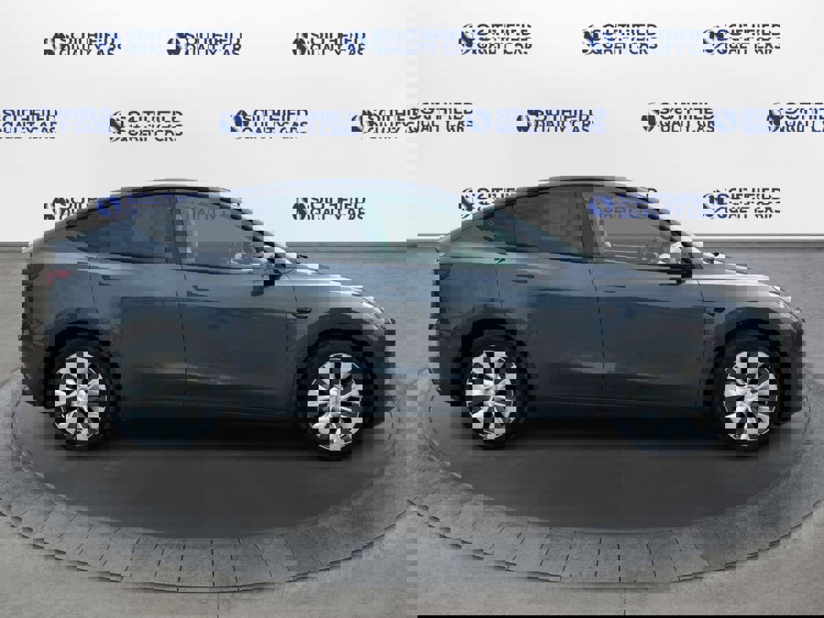 Used 2020 Tesla Model Y Long Range image 8