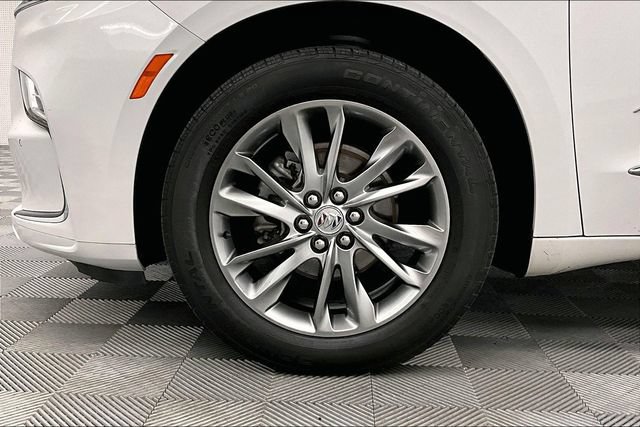 Used 2023 Buick Enclave Avenir w/ Avenir Technology Package FWD image 10