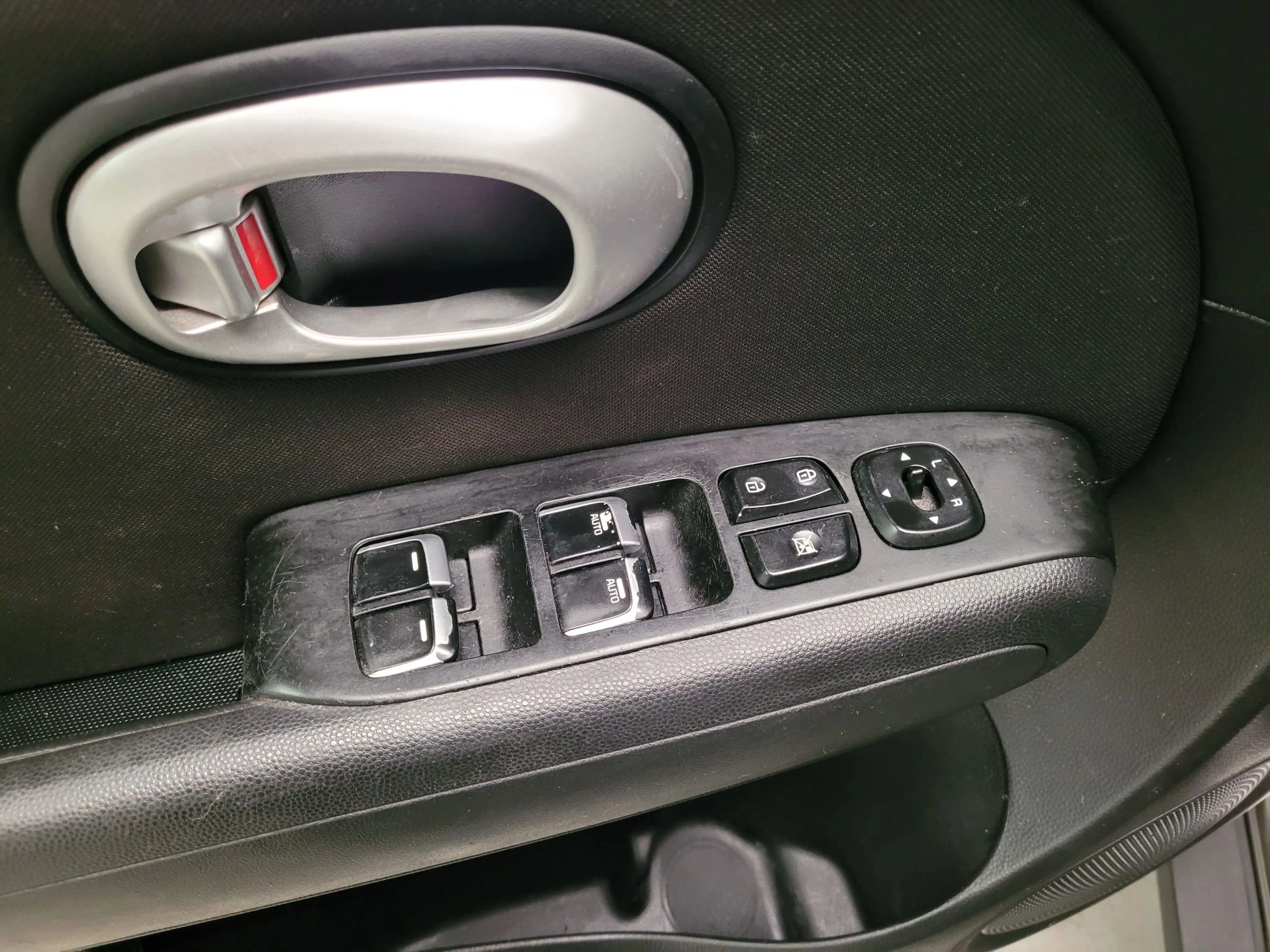 Used 2018 Kia Soul + image 24