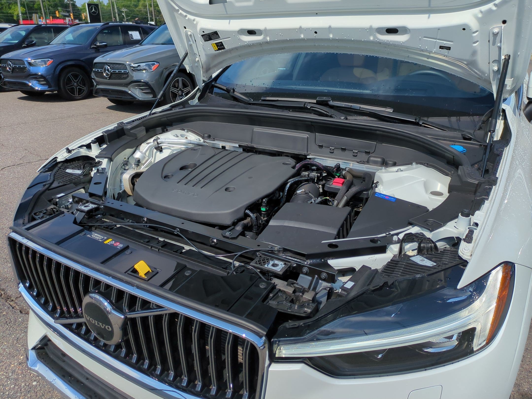 Used 2023 Volvo XC60 B5 Ultimate w/ Climate Package AWD/4WD image 38