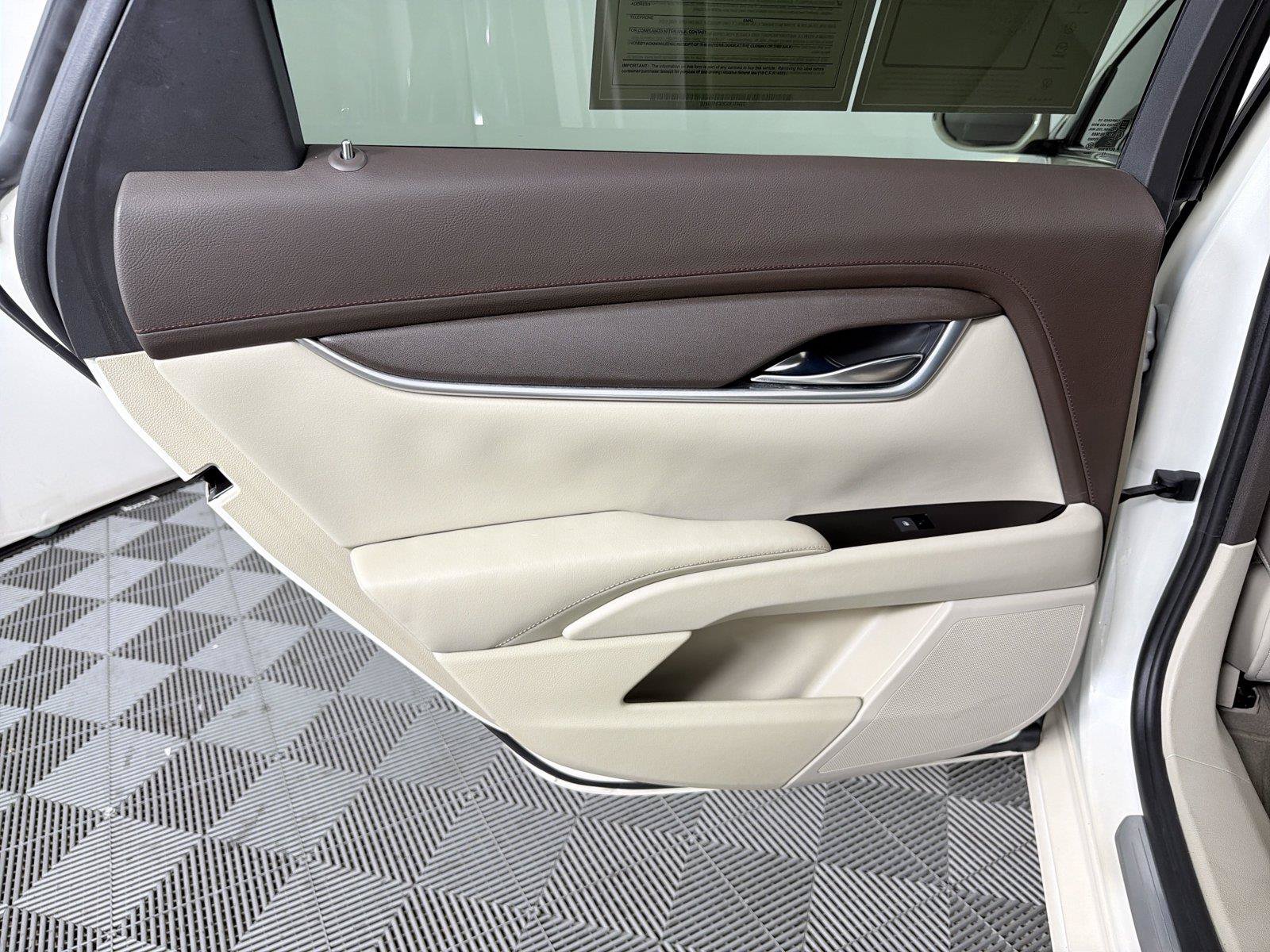 Certified 2014 Cadillac XTS FWD image 19