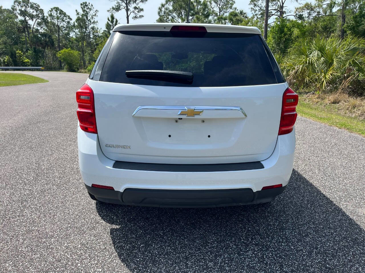 Used 2017 Chevrolet Equinox LS FWD image 4