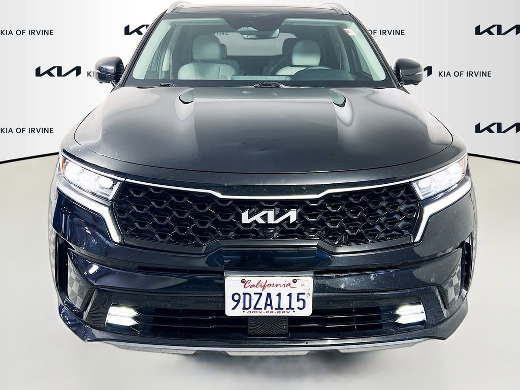 Certified 2023 Kia Sorento SX Prestige w/ Panoramic Sunroof Package AWD/4WD image 2