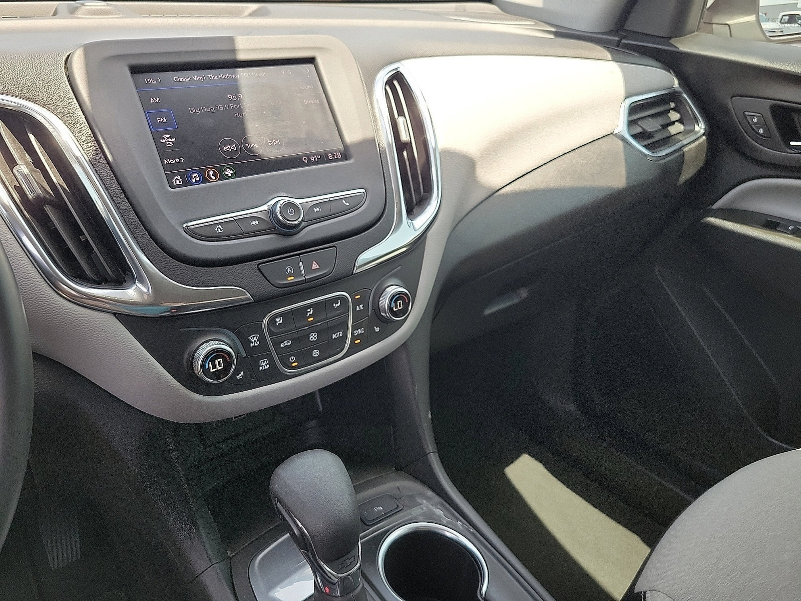 Used 2024 Chevrolet Equinox LT FWD image 20