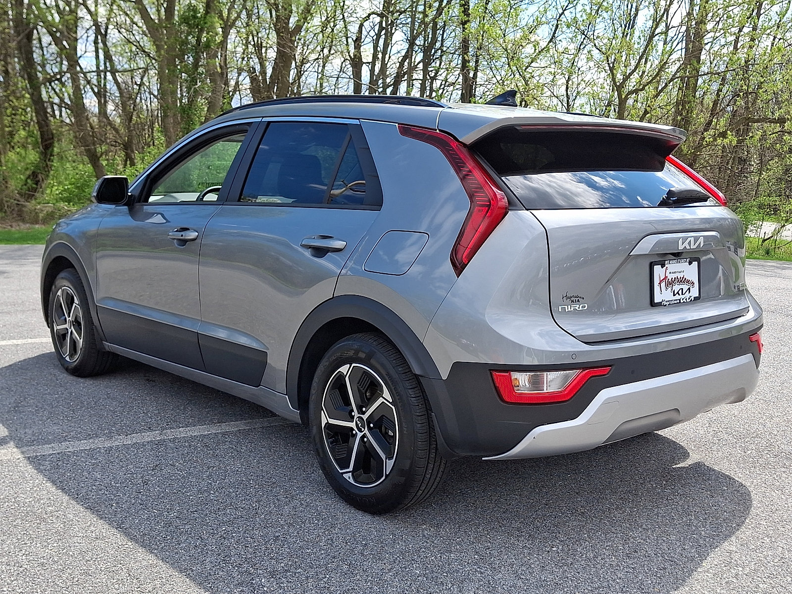 Used 2024 Kia Niro EX image 4