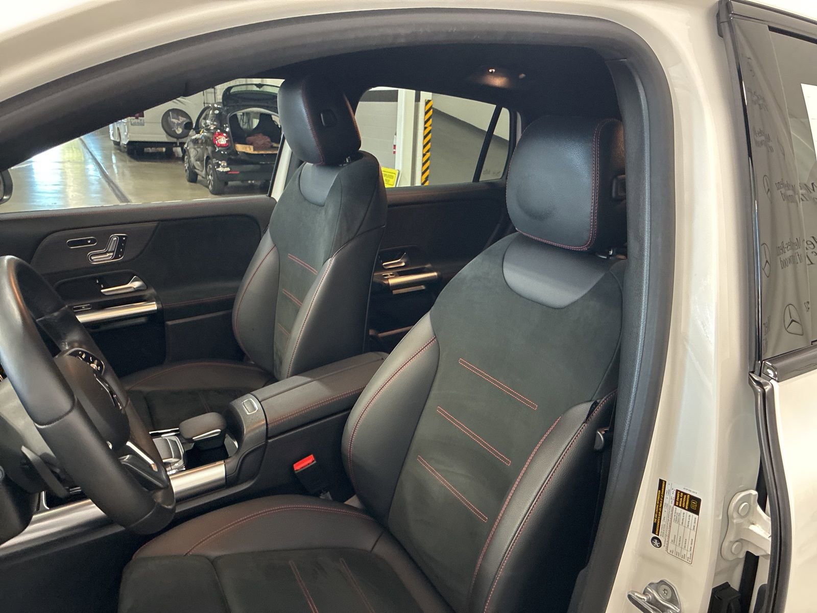 Used 2023 Mercedes-Benz GLA 250 4MATIC image 9