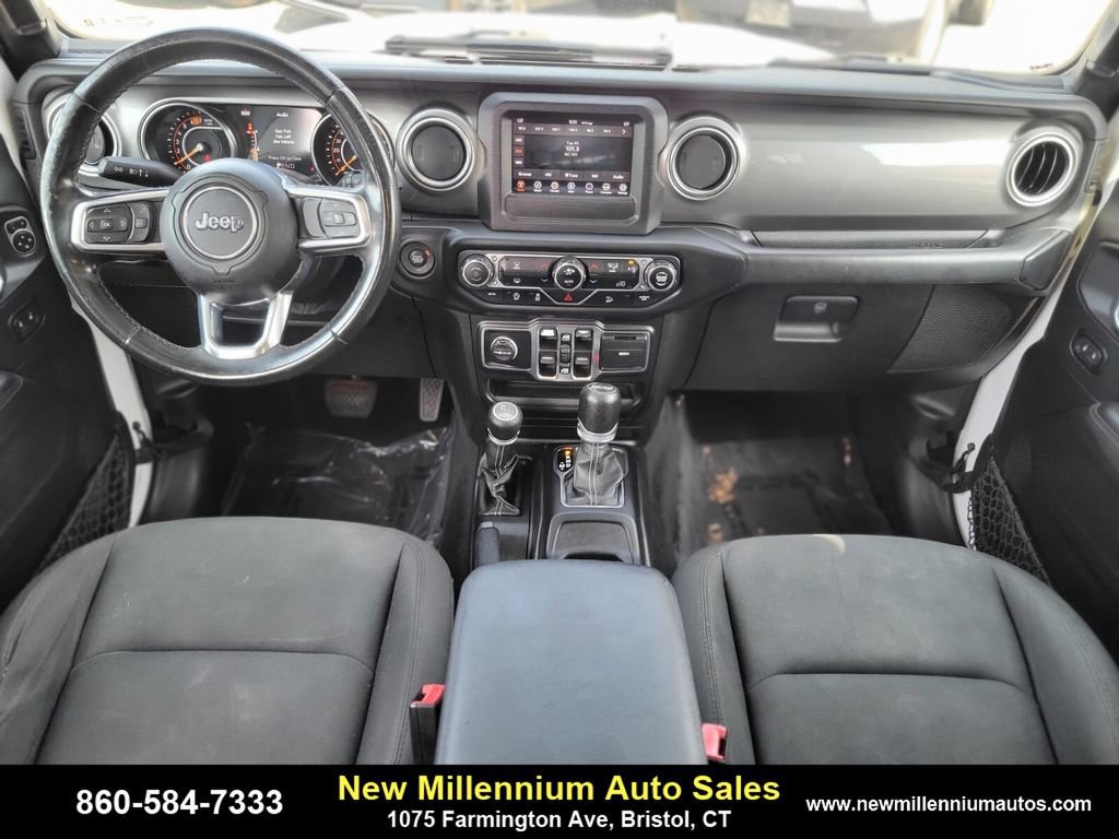 Used 2019 Jeep Wrangler Unlimited Sahara image 11