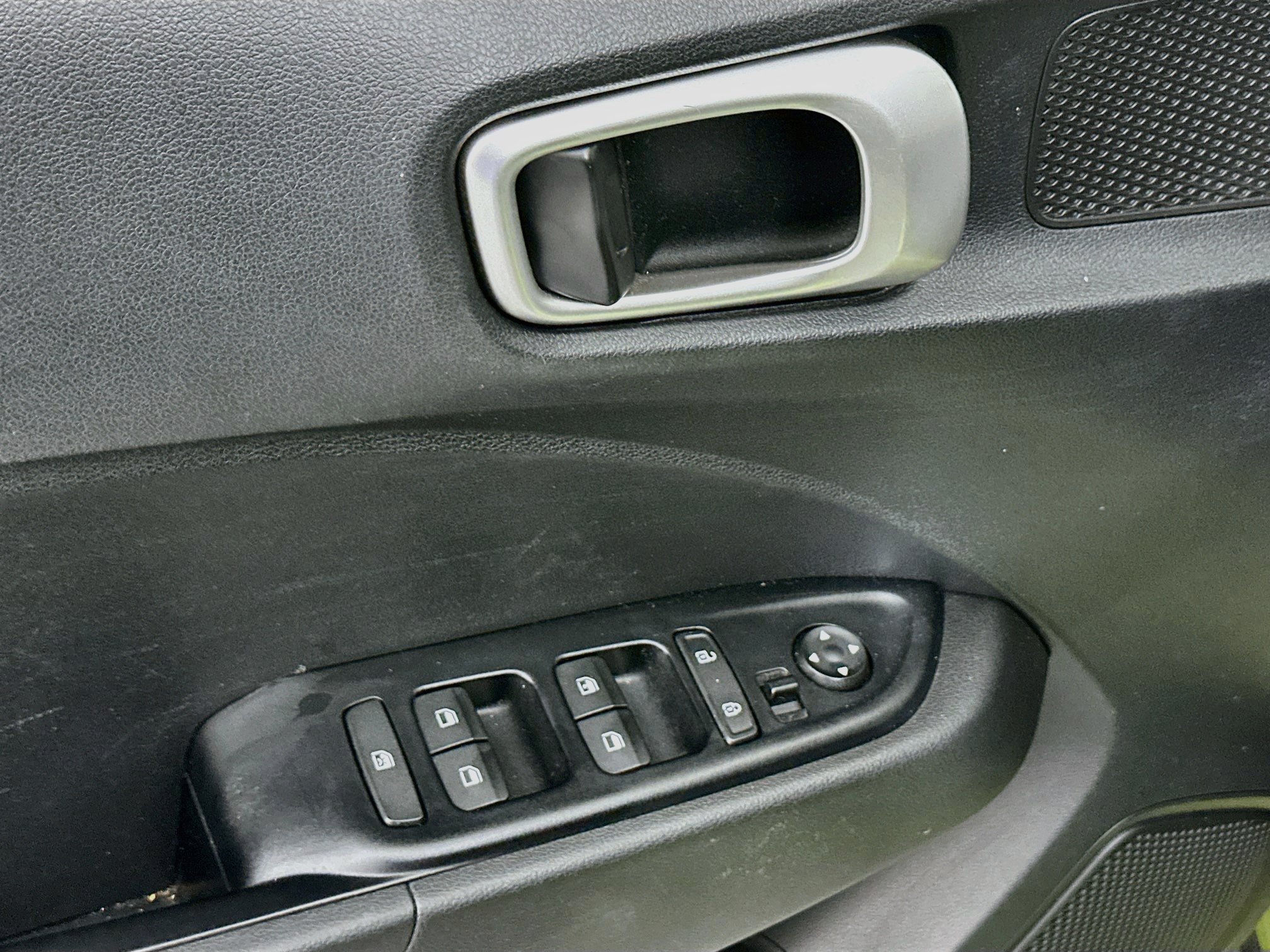 Used 2020 Hyundai Venue SE FWD image 15