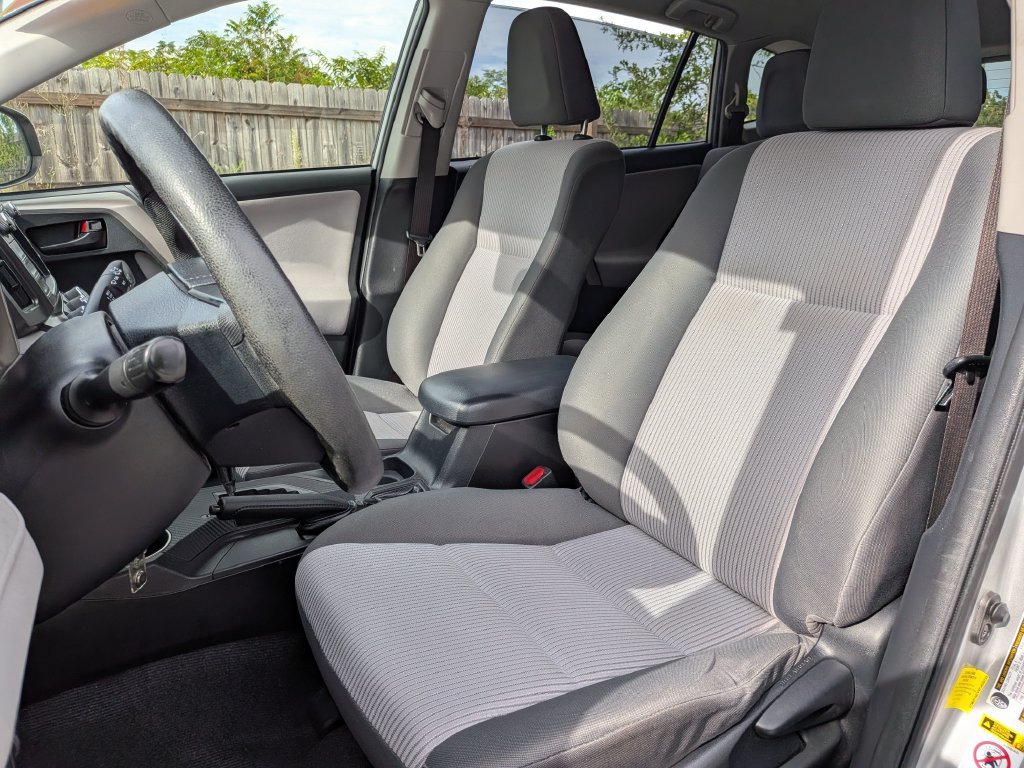 Used 2015 Toyota RAV4 LE FWD image 12