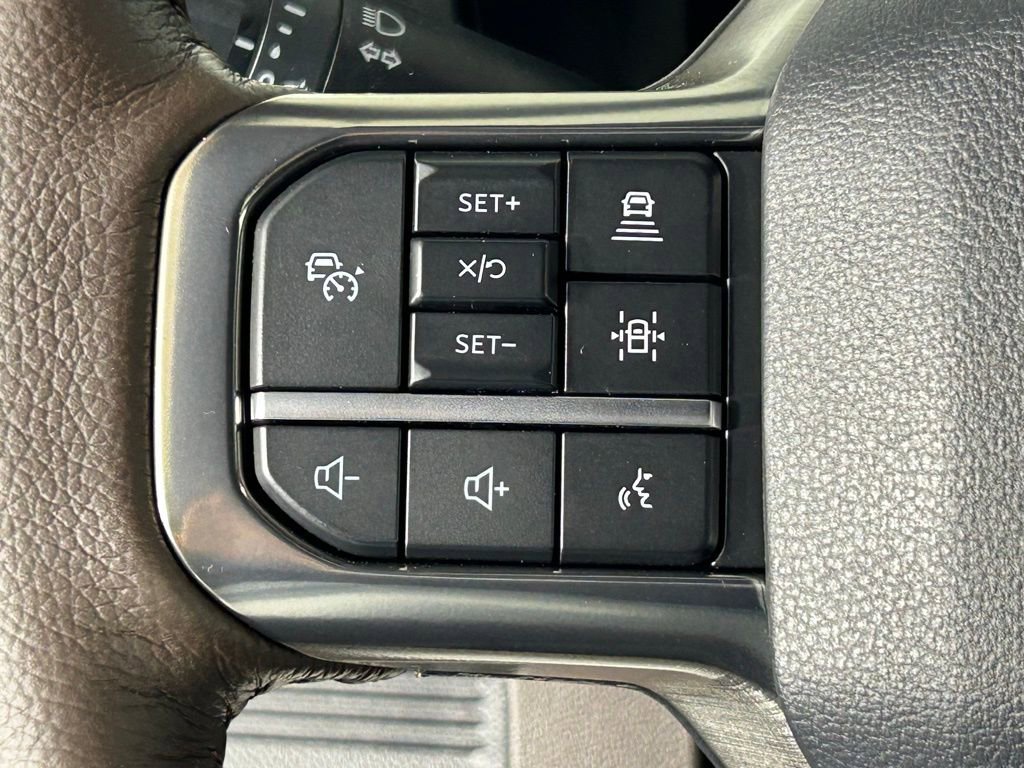 Used 2025 Ford F450 King Ranch w/ Chrome Package image 31