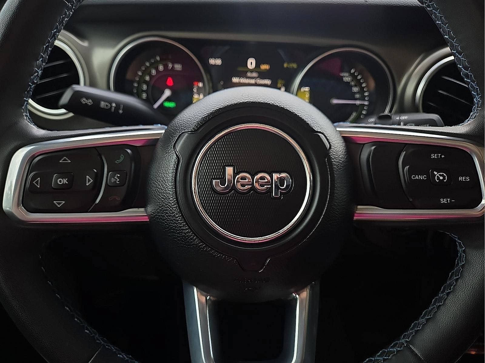 Used 2023 Jeep Wrangler Unlimited Rubicon 4xe w/ Cold Weather Group AWD/4WD image 20