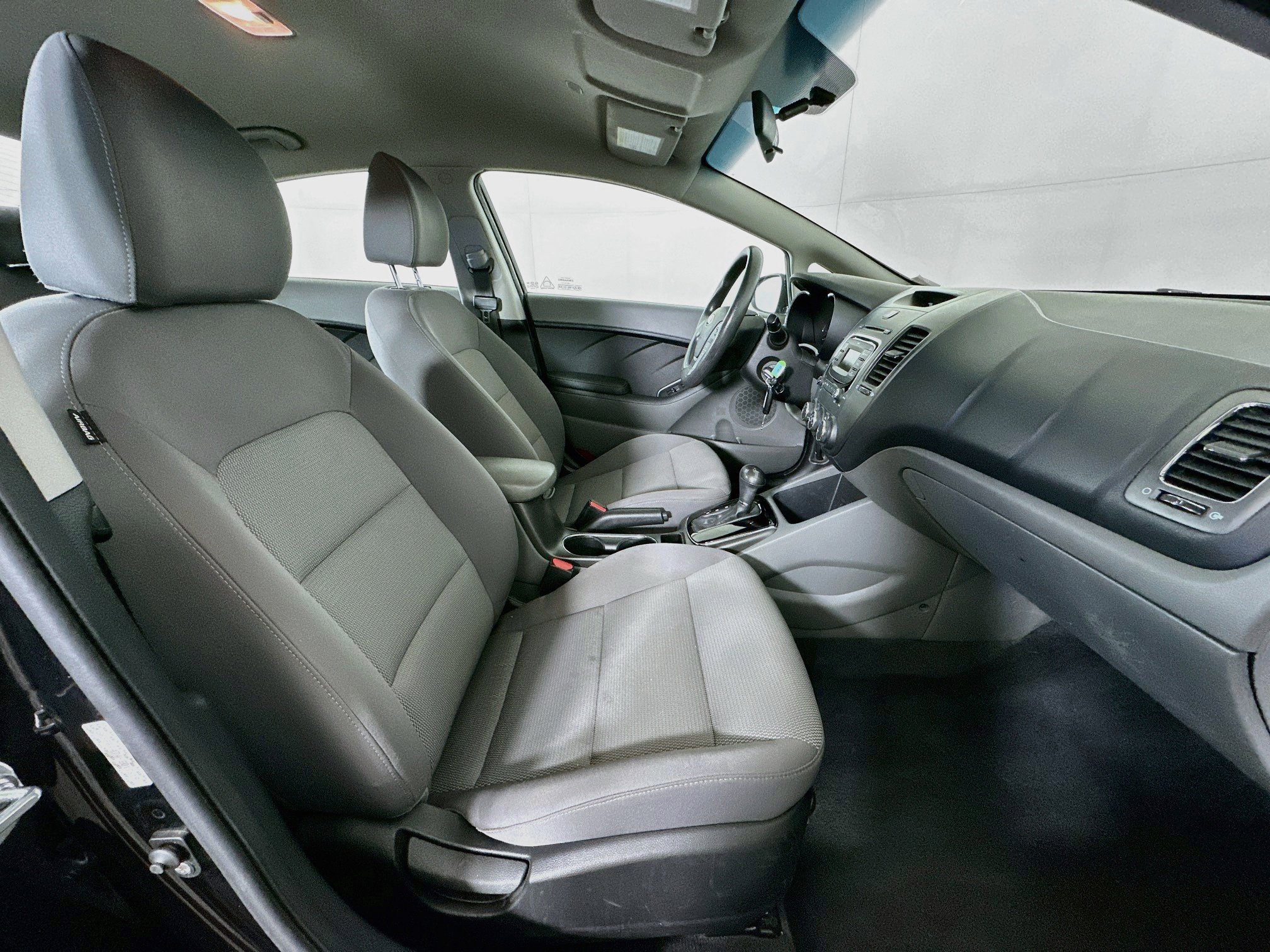 Used 2017 Kia Forte LX FWD image 27
