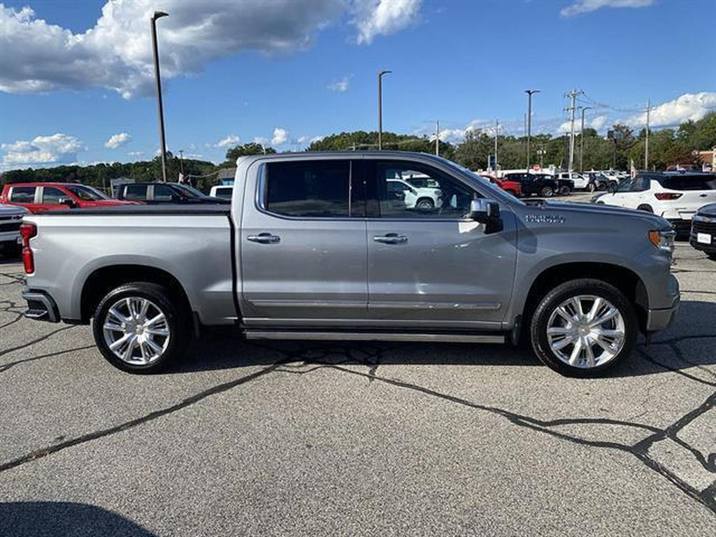 Used 2025 Chevrolet Silverado 1500 High Country AWD/4WD image 41