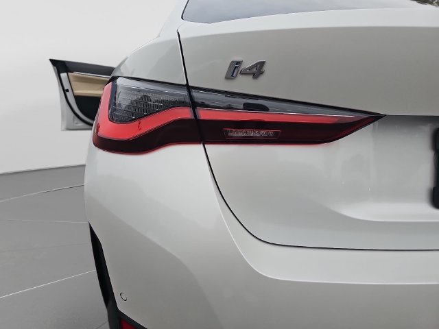 Used 2022 BMW i4 eDrive40 w/ Premium Package RWD image 35