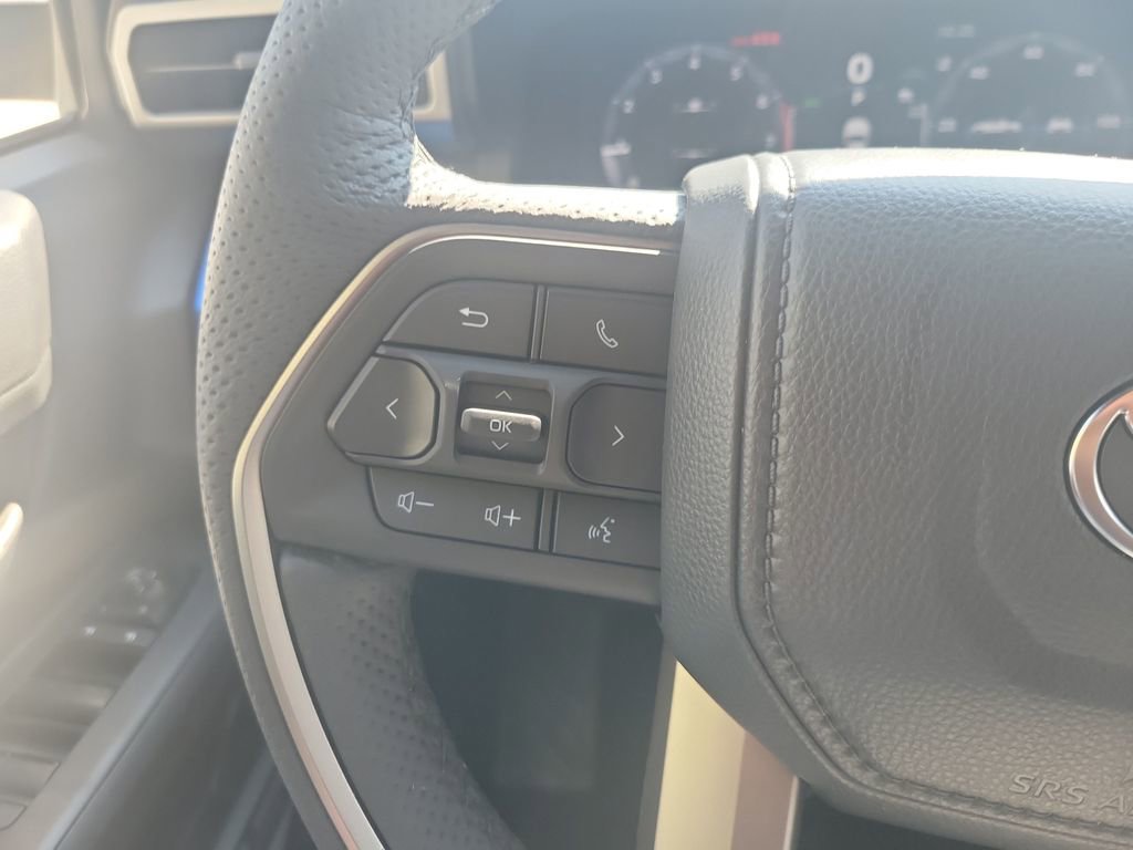 Certified 2025 Toyota Tacoma TRD Off-Road image 26