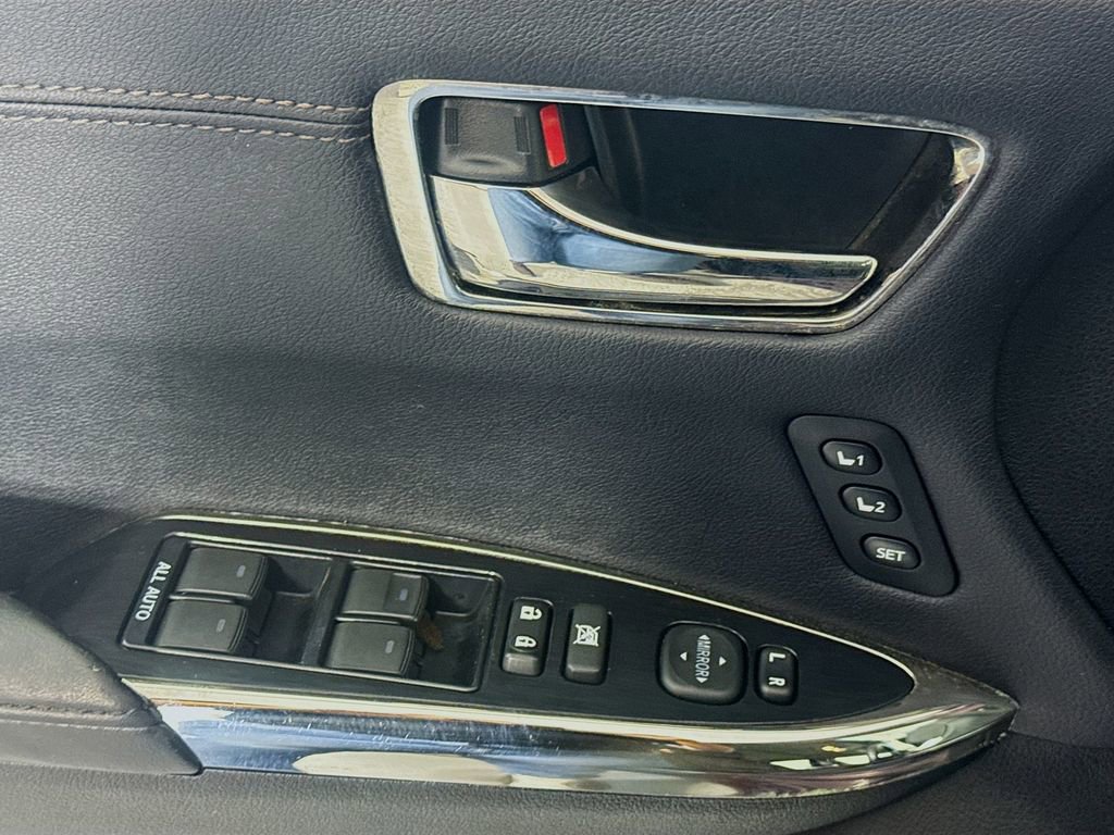 Used 2015 Toyota Avalon XLE Touring image 22