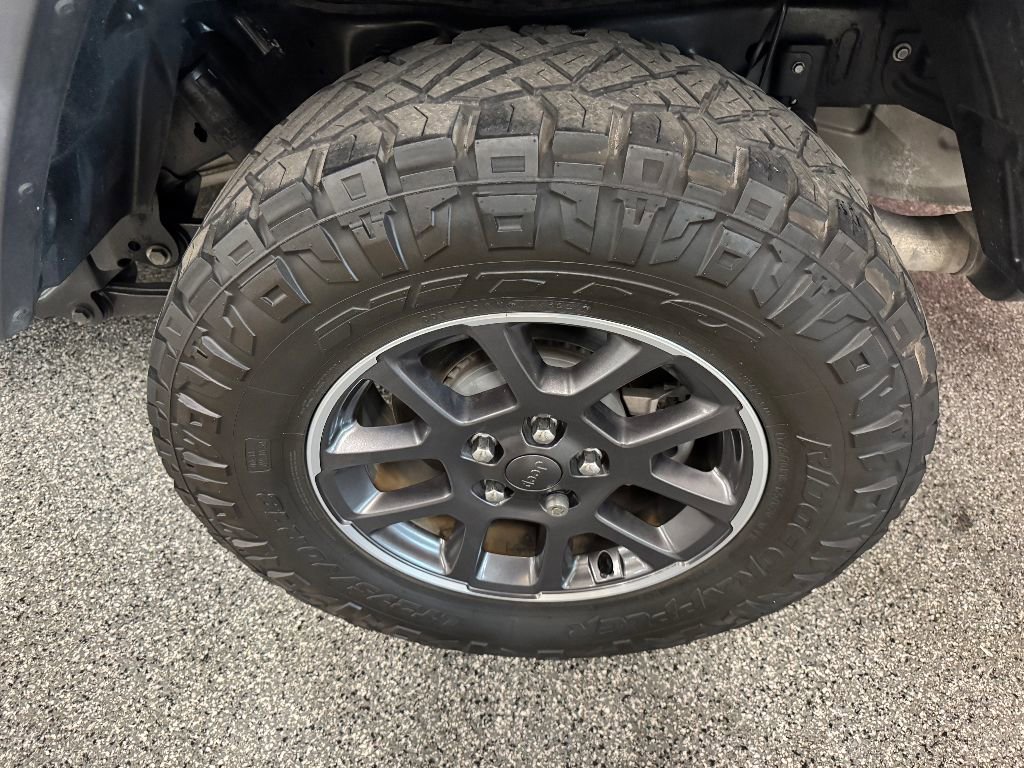 Used 2020 Jeep Gladiator Overland w/ Safety Group image 14