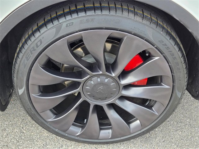 Used 2023 Tesla Model Y Performance image 11