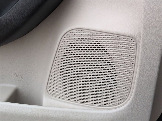 Used 2017 Chrysler Pacifica Touring-L w/ Tire & Wheel Group image 16