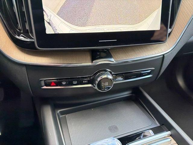 New 2026 Volvo XC60 B5 Plus w/ Climate Package AWD/4WD image 19