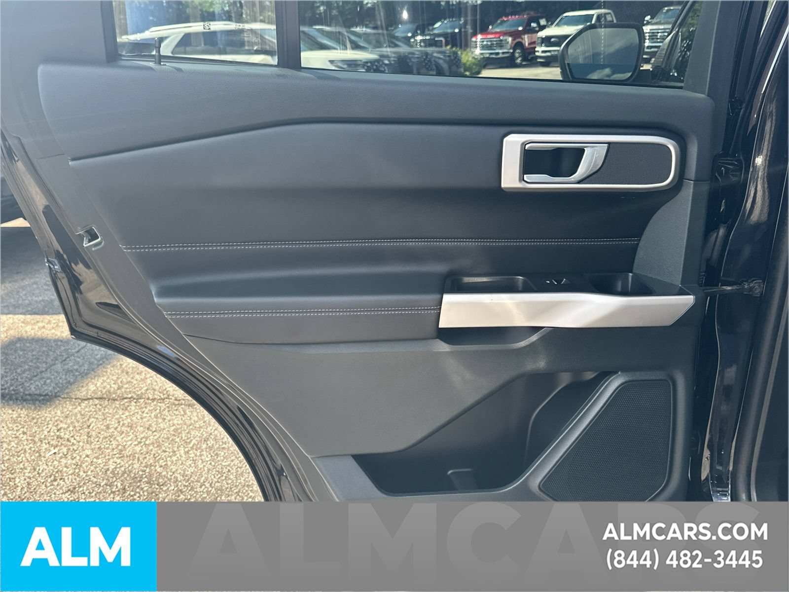 Used 2024 Ford Explorer XLT RWD image 26