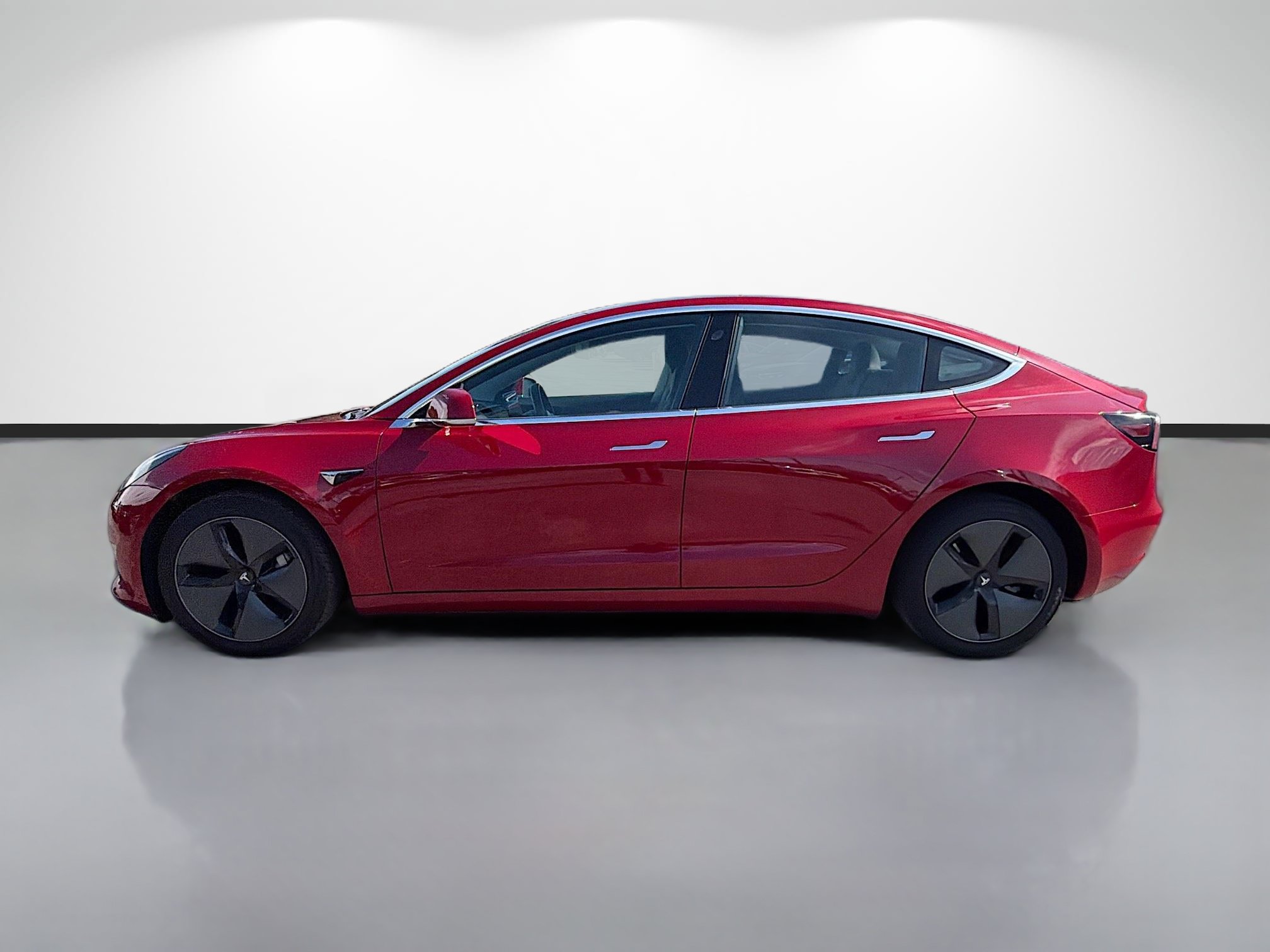 Used 2018 Tesla Model 3 Mid Range RWD image 2