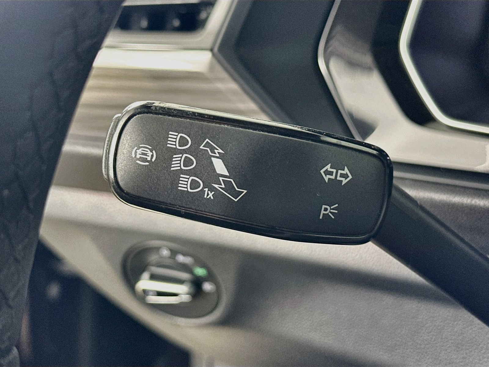 Used 2024 Volkswagen Jetta SEL FWD image 20