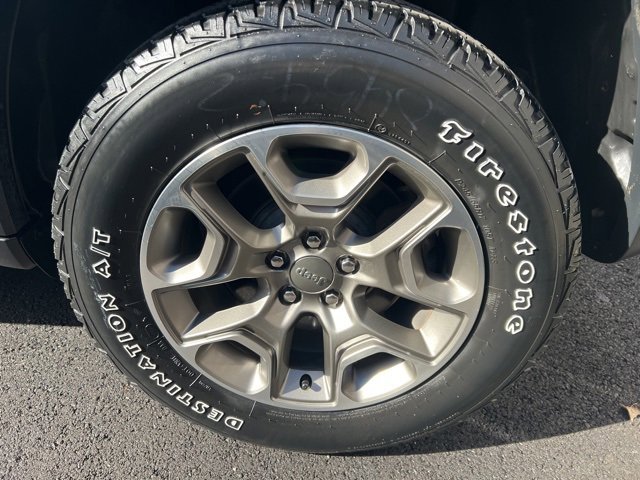 Used 2022 Jeep Cherokee Trailhawk image 8