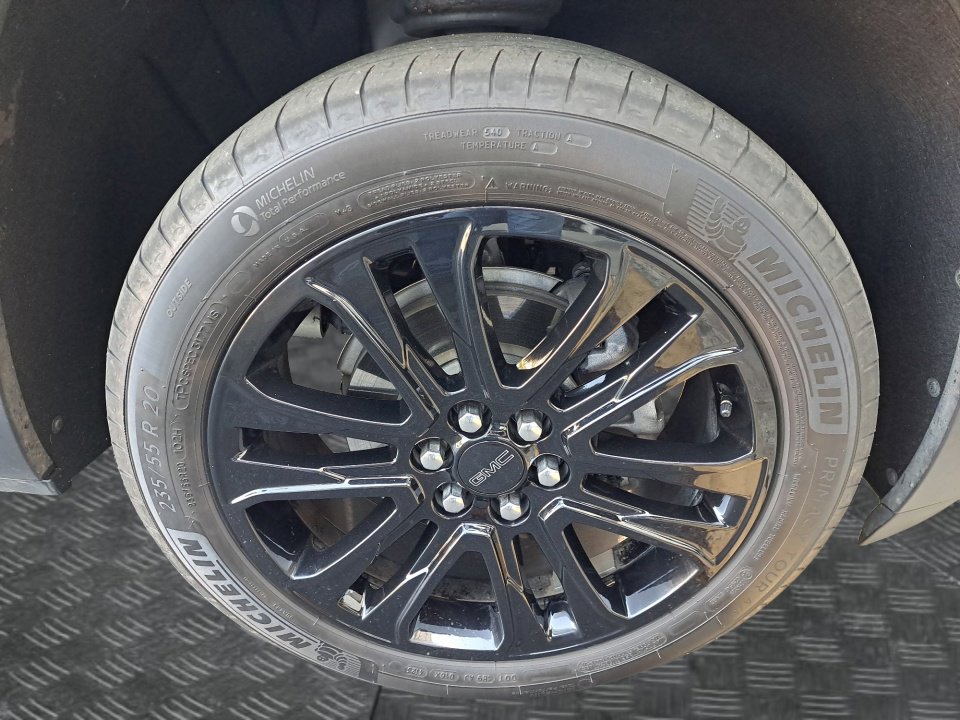 Certified 2023 GMC Acadia SLT w/ Elevation Edition FWD image 16