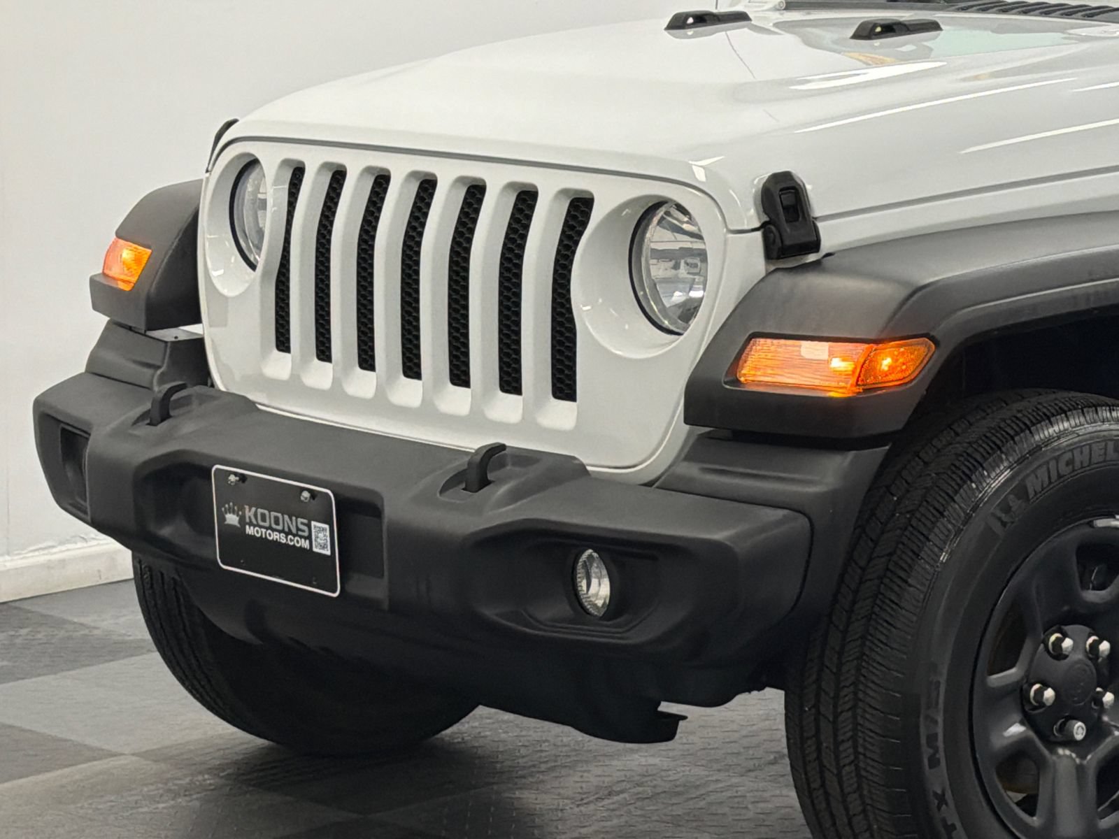 Used 2022 Jeep Wrangler Sport AWD/4WD video 2