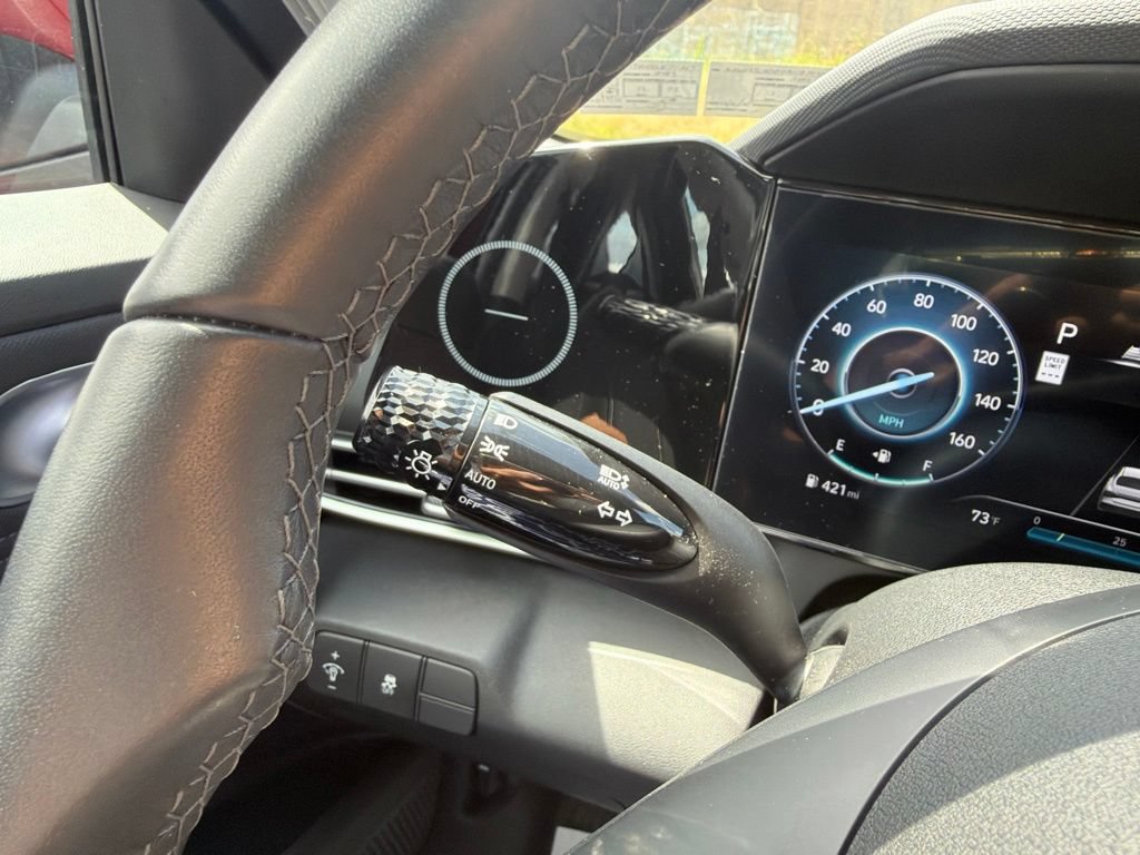 Used 2025 Hyundai Elantra SEL FWD image 31