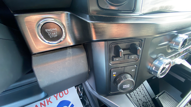 Used 2024 Ford F250 Lariat w/ Lariat Ultimate Package AWD/4WD image 30