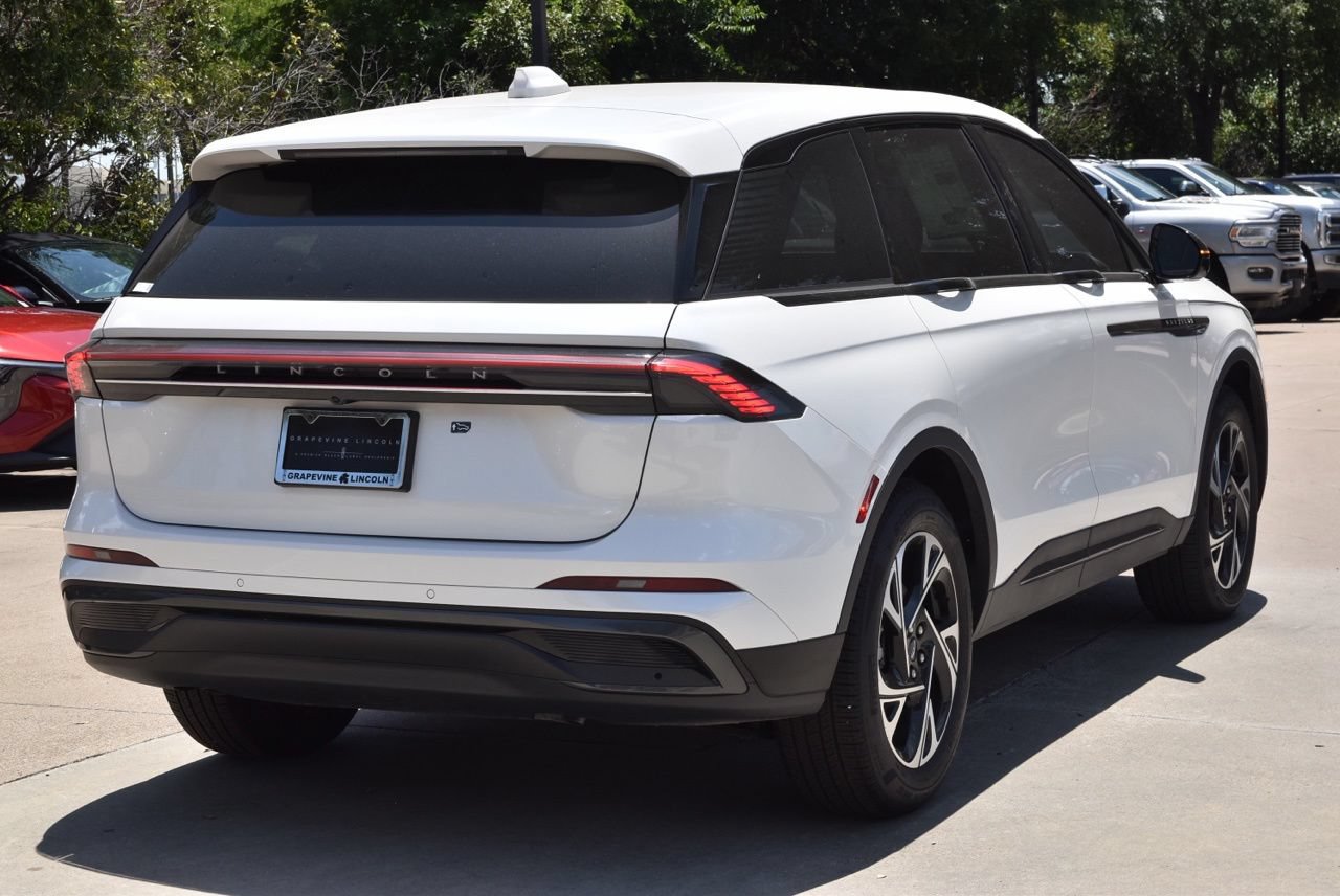New 2026 Lincoln Nautilus Premier w/ Jet Appearance Package AWD/4WD image 7