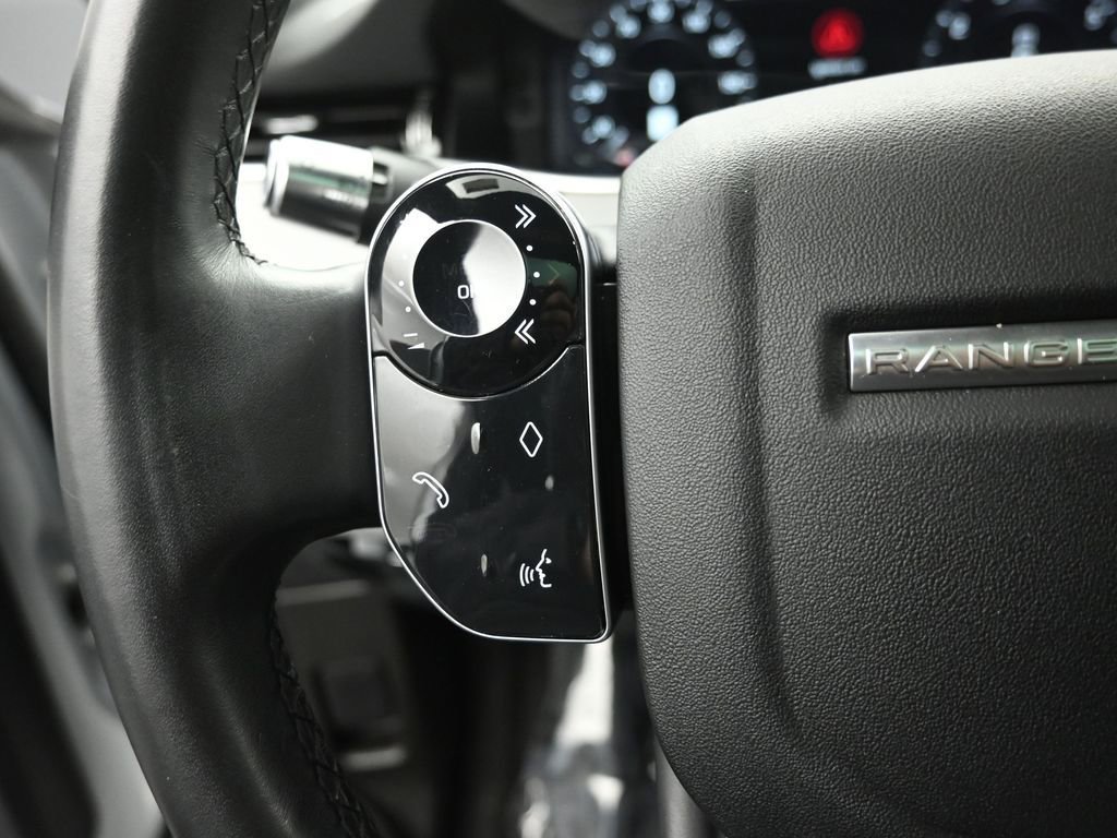 Used 2020 Land Rover Range Rover Evoque SE image 17