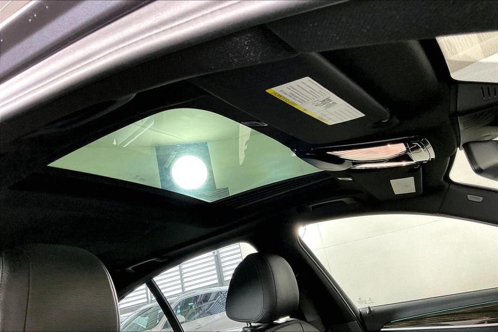 Used 2019 BMW 530e image 29