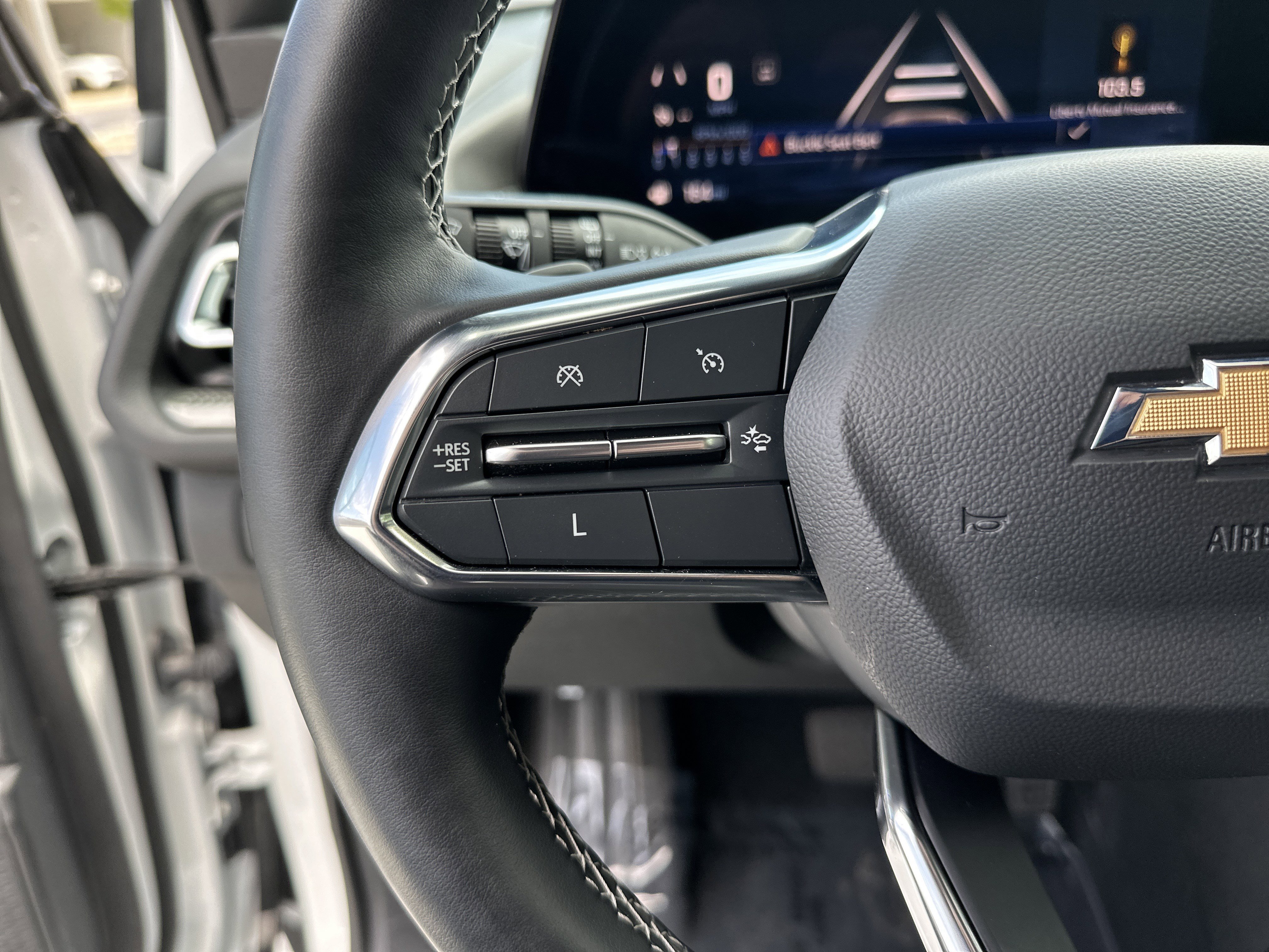 Used 2024 Chevrolet Traverse LT w/ LPO, Floor Liner Package FWD image 19