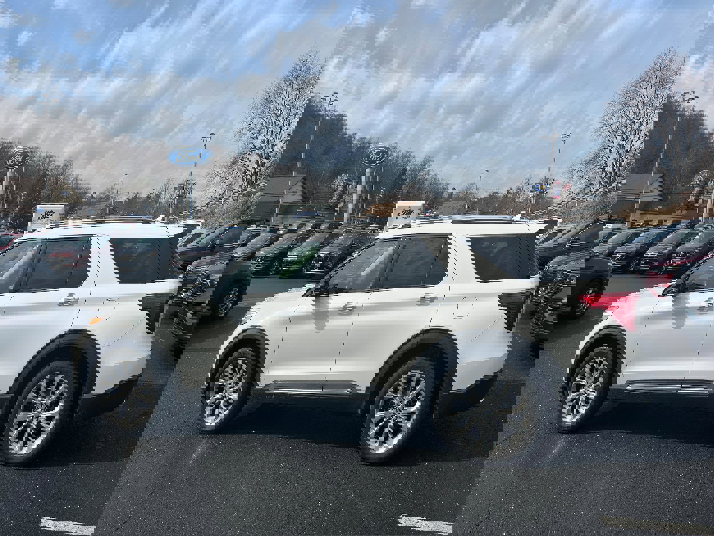 Certified 2021 Ford Explorer Platinum w/ Equipment Group 601A AWD/4WD image 6