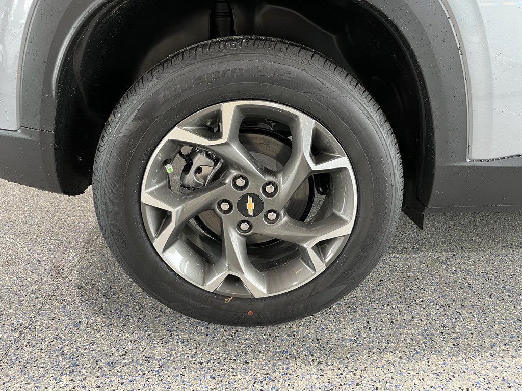 Used 2026 Chevrolet Trax LT FWD image 33