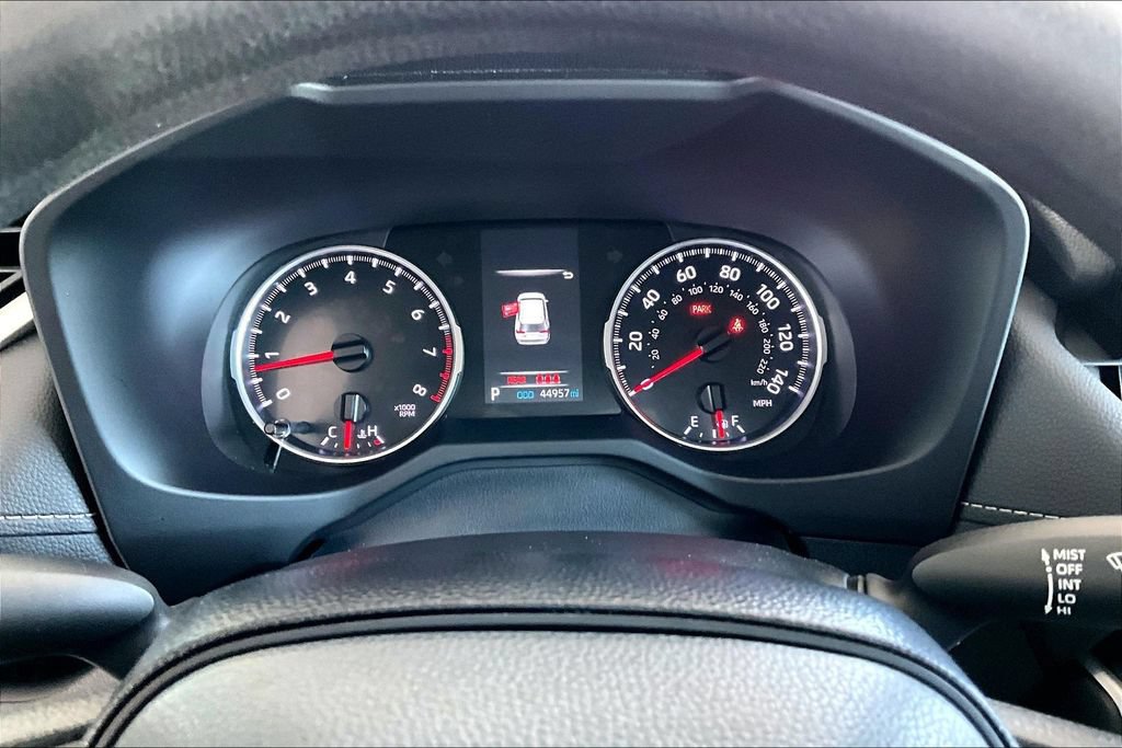 Used 2021 Toyota RAV4 LE FWD image 9