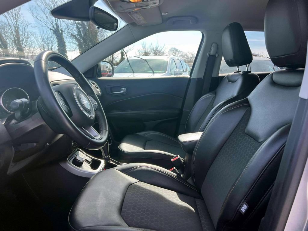 Certified 2019 Jeep Compass Latitude image 16