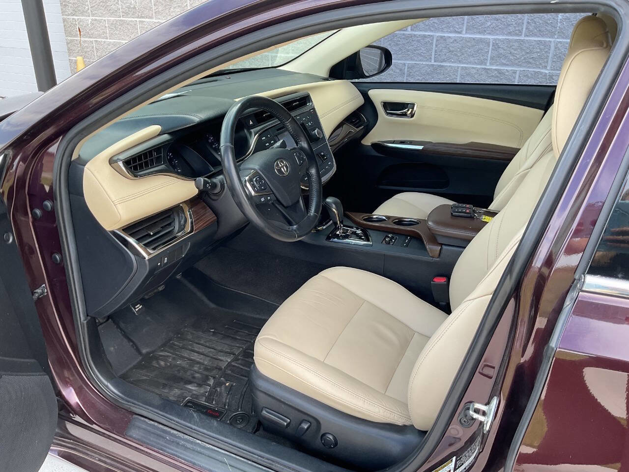 Used 2015 Toyota Avalon XLE FWD image 14