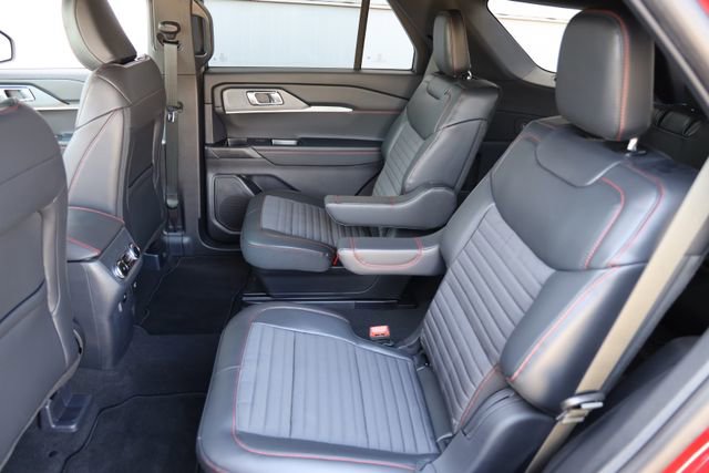 Used 2025 Ford Explorer ST-Line w/ Premium Package image 14