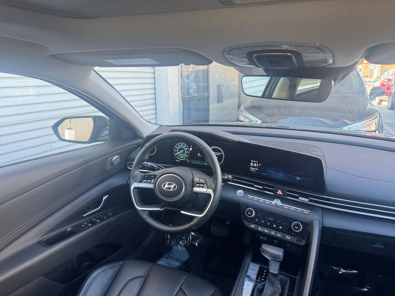 Used 2025 Hyundai Elantra Limited image 37