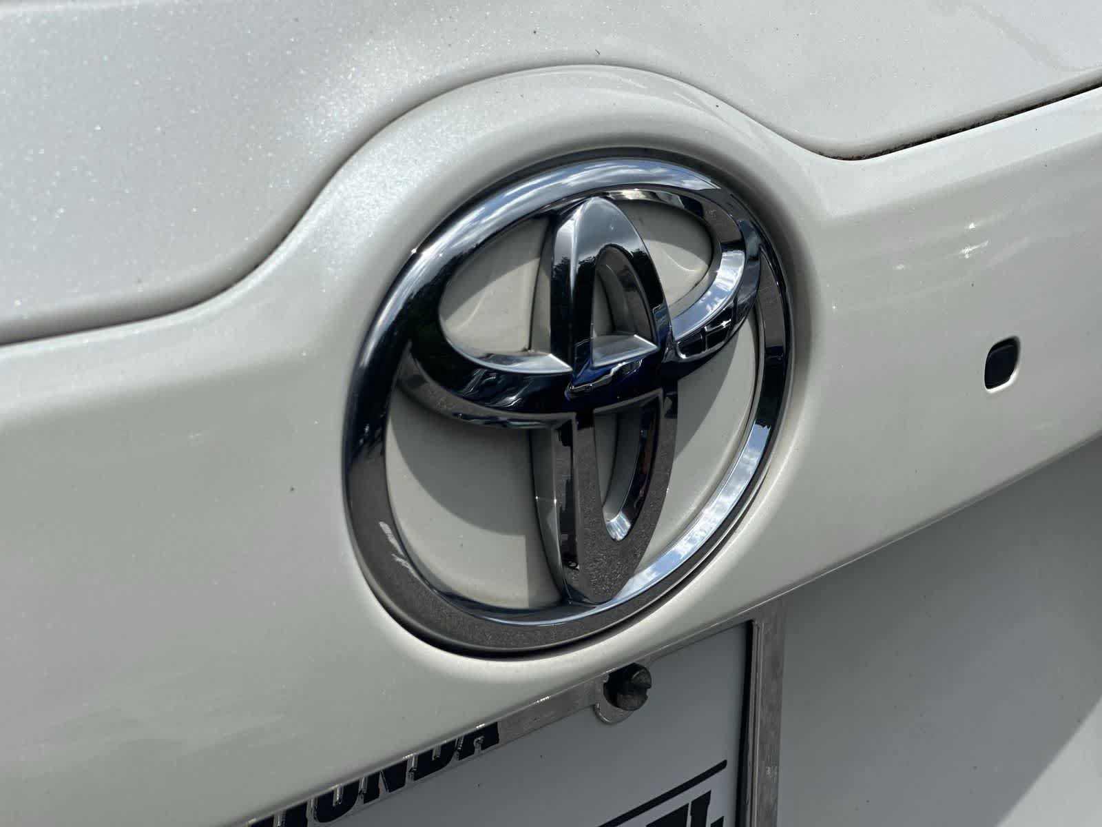 Used 2019 Toyota Highlander SE AWD/4WD image 10