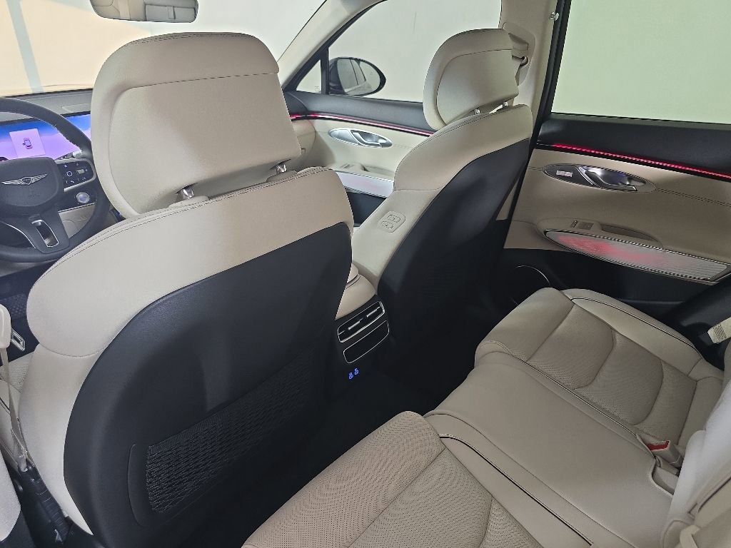 New 2026 Genesis GV70 2.5T Advanced AWD/4WD image 28